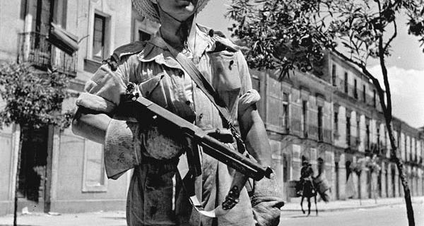  2 Agosto 1943, Caltagirone, Sicilia, truppe Inglesi﻿