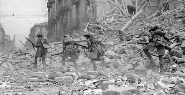 Agosto 1943, truppe Inglesi a Catania